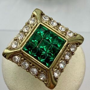 Heidi Daus Green  Crystal Statement Ring size 8. #412R